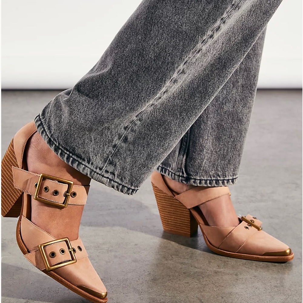 Jeffrey Campbell Hendrix Heels- Natural